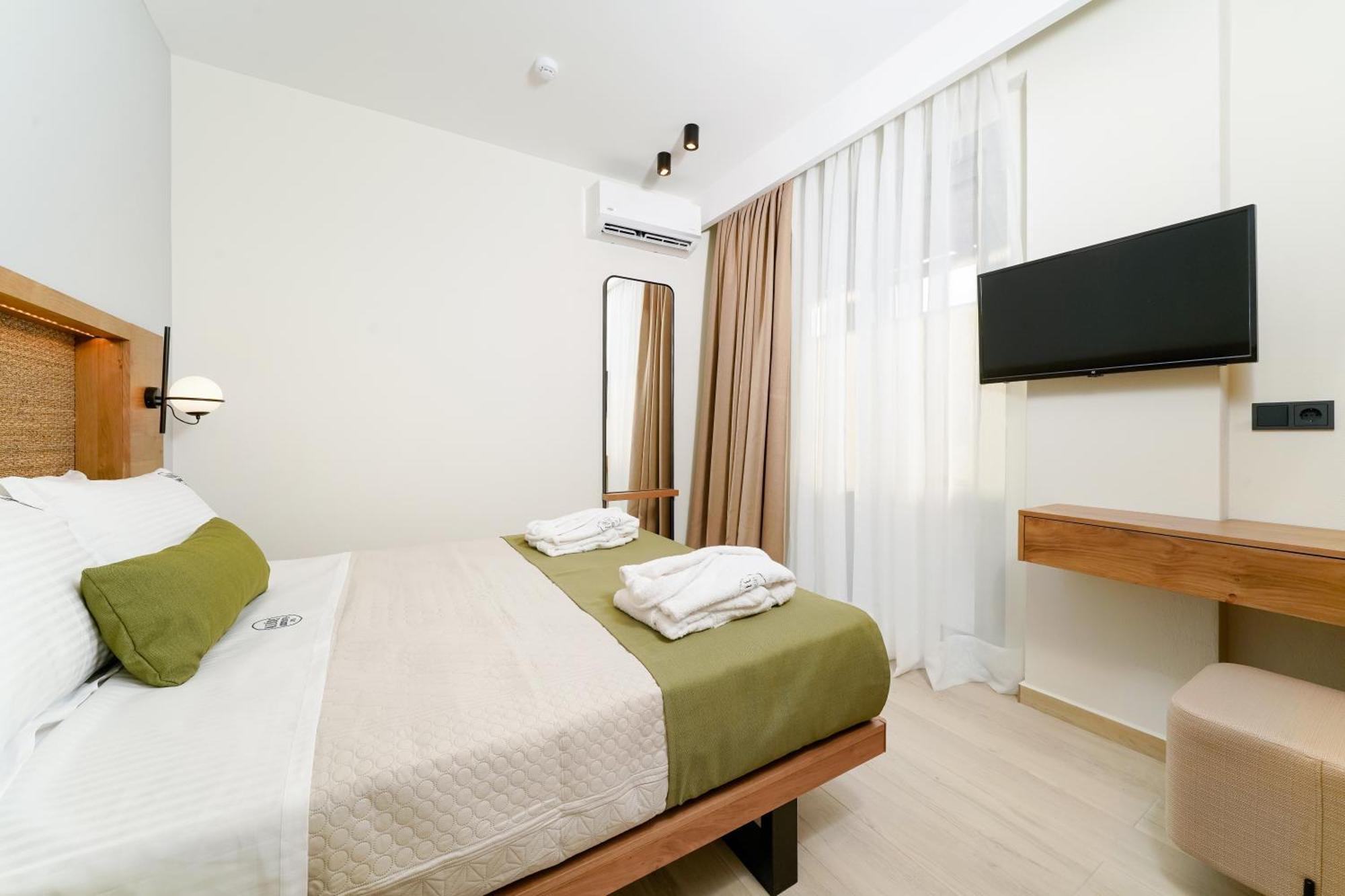 Azzure Luxury Suites Потос Экстерьер фото