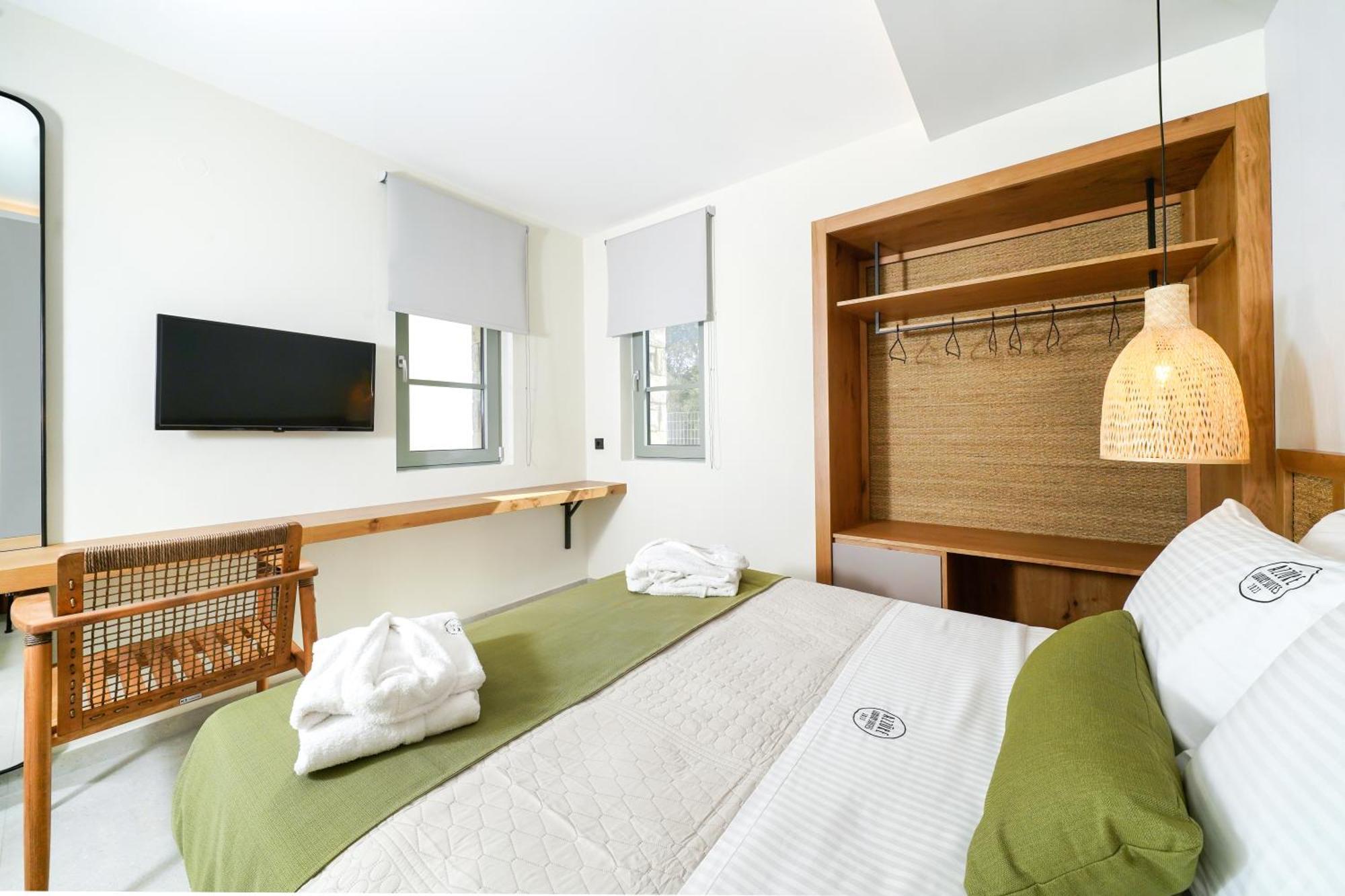 Azzure Luxury Suites Потос Экстерьер фото
