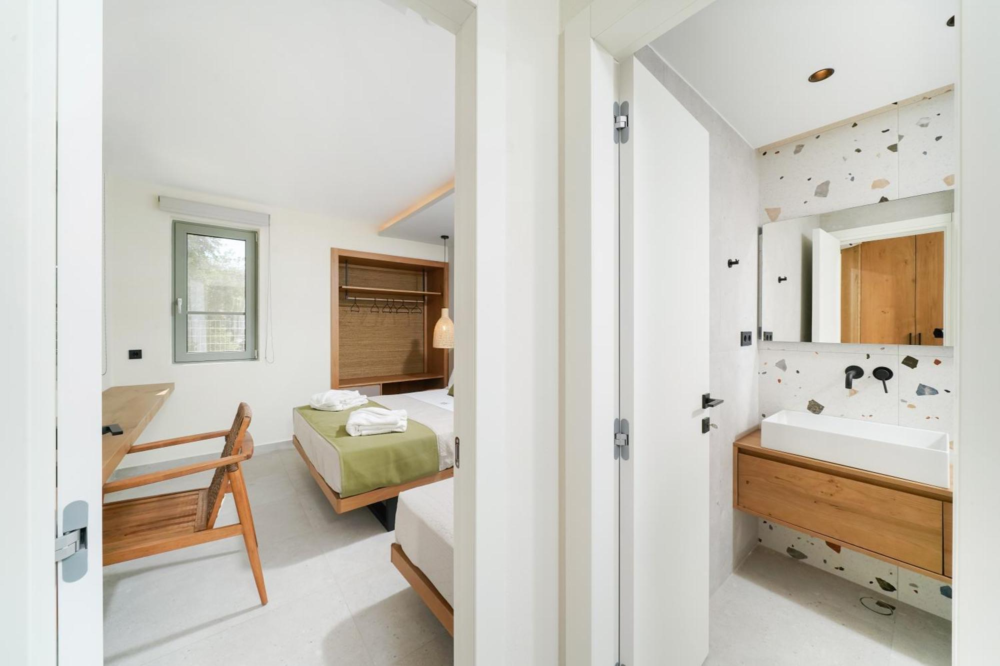Azzure Luxury Suites Потос Экстерьер фото