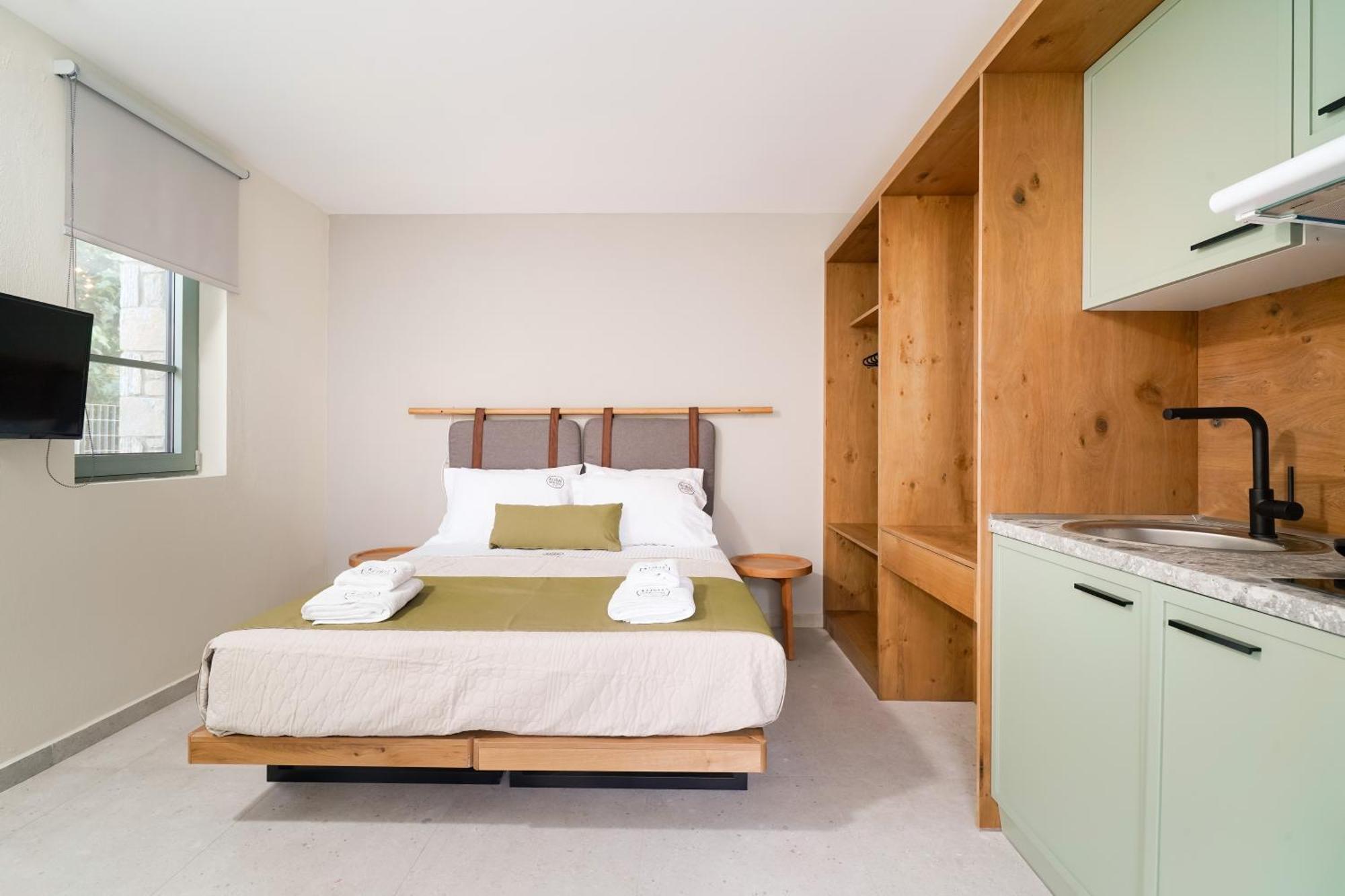 Azzure Luxury Suites Потос Экстерьер фото