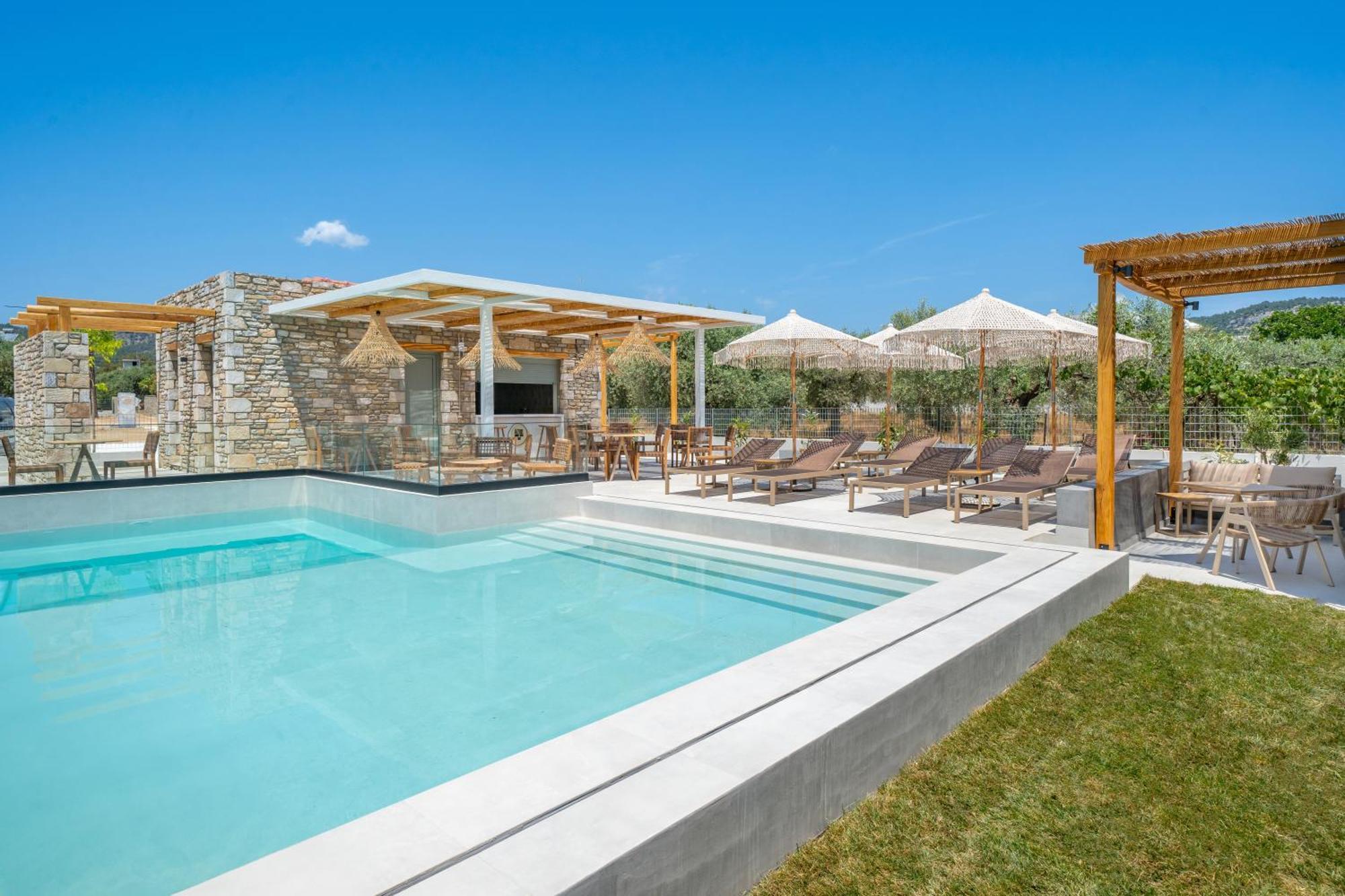 Azzure Luxury Suites Потос Экстерьер фото